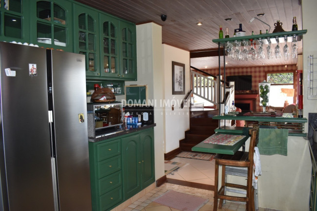 Imagem Casa com 4 Quartos à Venda, 225 m² em Região Do Alto Do Capivari - Campos Do Jordão Imagem Casa com 4 Quartos à Venda, 225 m² em Região Do Alto Do Capivari - Campos Do Jordão
