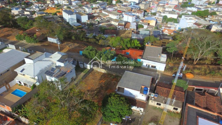 Casa com 3 Quartos à Venda, 208 m² em Centro - Mantena
