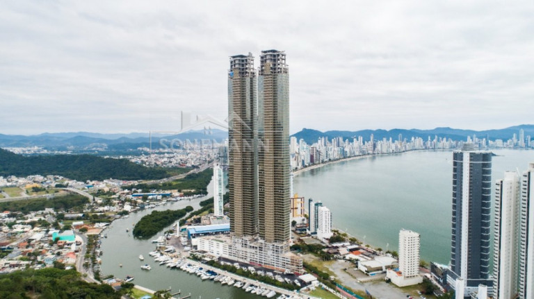 Imagem Apartamento com 4 Quartos à Venda, 257 m² em Centro - Balneário Camboriú