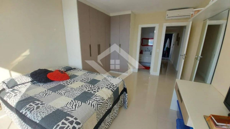 Imagem Casa com 4 Quartos à Venda, 430 m² em Recreio Dos Bandeirantes - Rio De Janeiro Imagem Casa com 4 Quartos à Venda, 430 m² em Recreio Dos Bandeirantes - Rio De Janeiro