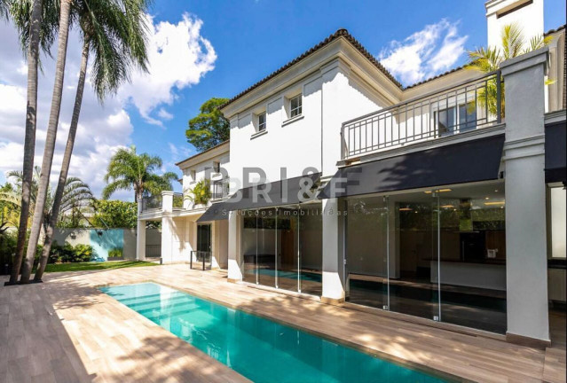 Casa com 4 Quartos à Venda, 720 m² em Jardim Petropolis - São Paulo