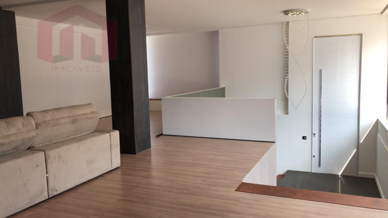 Imagem Imóvel com 8 Quartos à Venda, 760 m² Imagem Imóvel com 8 Quartos à Venda, 760 m²