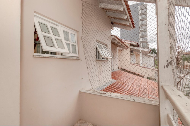 Imagem Casa com 4 Quartos à Venda, 233 m² em Jardim Itu - Porto Alegre Imagem Casa com 4 Quartos à Venda, 233 m² em Jardim Itu - Porto Alegre