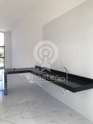 Imagem Casa com 3 Quartos à Venda, 110 m² em Centro - Eusébio