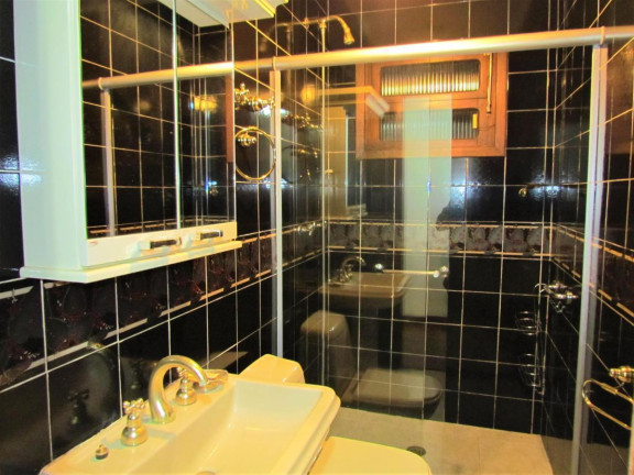 Imagem Casa com 3 Quartos à Venda, 315 m² em Jardim São Pedro - Porto Alegre Imagem Casa com 3 Quartos à Venda, 315 m² em Jardim São Pedro - Porto Alegre