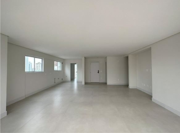 Imagem Apartamento com 3 Quartos à Venda, 189 m² em Centro - Balneário Camboriú Imagem Apartamento com 3 Quartos à Venda, 189 m² em Centro - Balneário Camboriú