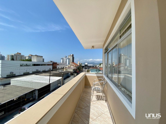 Imagem Casa com 3 Quartos à Venda, em Estreito - Florianópolis Imagem Casa com 3 Quartos à Venda, em Estreito - Florianópolis