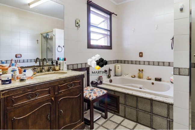 Imagem Casa com 3 Quartos à Venda, 235 m² em Guarujá - Porto Alegre Imagem Casa com 3 Quartos à Venda, 235 m² em Guarujá - Porto Alegre
