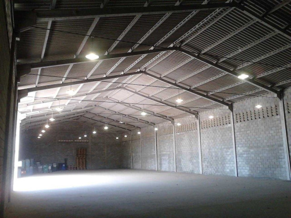 Imóvel Comercial para Alugar, 2.715 m² em Rocha Sobrinho - Belford Roxo