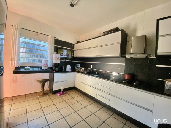 Imagem Casa com 4 Quartos à Venda, 575 m² em Centro - São José Imagem Casa com 4 Quartos à Venda, 575 m² em Centro - São José