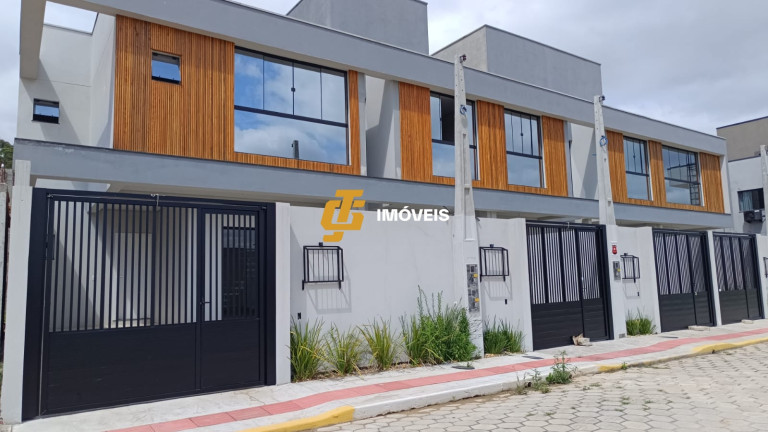 Sobrado com 2 Quartos à Venda, 84 m² em São Francisco De Assis - Camboriú