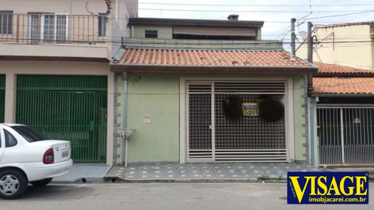 Sobrado com 3 Quartos à Venda,  em Jd. St. Marina - Jacareí