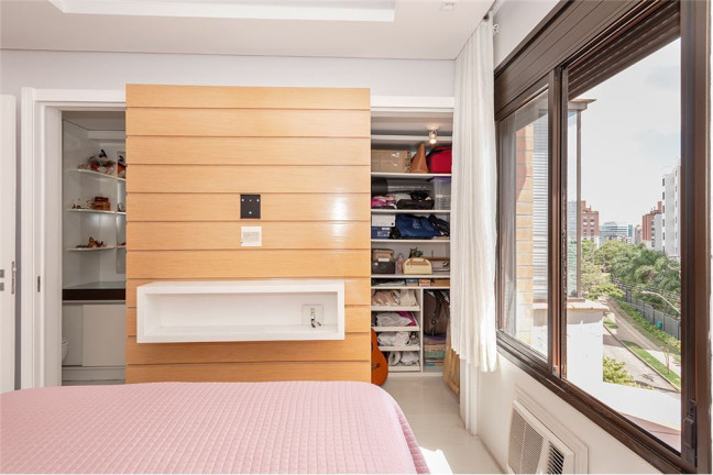 Imagem Apartamento com 1 Quarto à Venda, 53 m² em Vila Ipiranga - Porto Alegre Imagem Apartamento com 1 Quarto à Venda, 53 m² em Vila Ipiranga - Porto Alegre