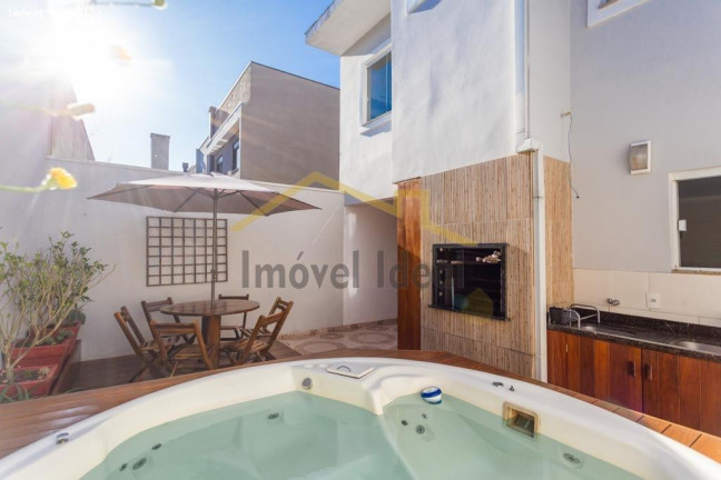 Imagem Casa com 4 Quartos à Venda, 210 m² em Campo Comprido - Curitiba