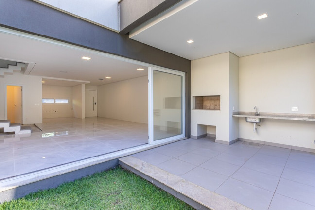 Imagem Casa com 3 Quartos à Venda, 494 m² em Pedra Redonda - Porto Alegre