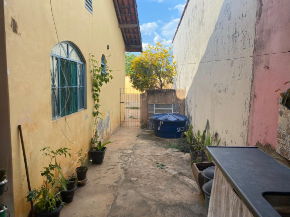 Imagem Casa com 3 Quartos à Venda, 250 m² em Planalto - Montes Claros Imagem Casa com 3 Quartos à Venda, 250 m² em Planalto - Montes Claros