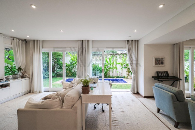 Imagem Imóvel com 3 Quartos à Venda, 550 m² em Jardim Guedala - São Paulo Imagem Imóvel com 3 Quartos à Venda, 550 m² em Jardim Guedala - São Paulo