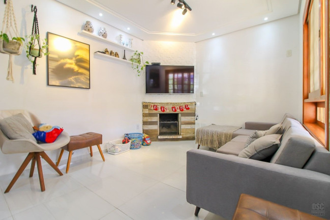 Imagem Casa com 3 Quartos à Venda, 210 m² em Hípica - Porto Alegre Imagem Casa com 3 Quartos à Venda, 210 m² em Hípica - Porto Alegre
