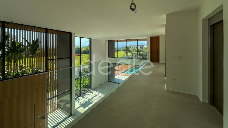 Imagem Casa de Condomínio com 5 Quartos à Venda, em Barra Da Tijuca - Rio De Janeiro Imagem Casa de Condomínio com 5 Quartos à Venda, em Barra Da Tijuca - Rio De Janeiro