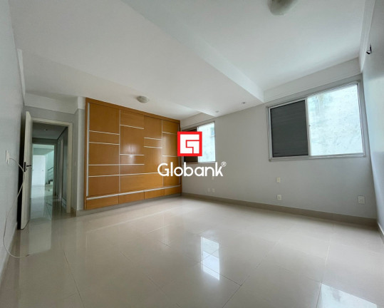 Imagem Imóvel com 3 Quartos à Venda, 230 m² em Santa Maria - Montes Claros Imagem Imóvel com 3 Quartos à Venda, 230 m² em Santa Maria - Montes Claros