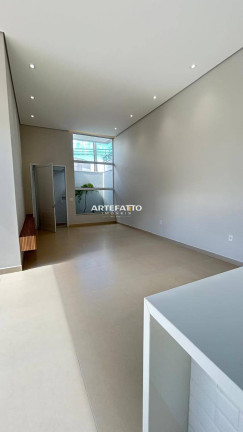 Imagem Casa com 3 Quartos à Venda, 250 m²