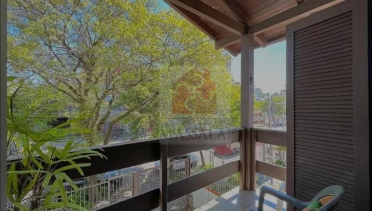 Imagem Casa com 3 Quartos à Venda, 178 m² em Santana - Porto Alegre