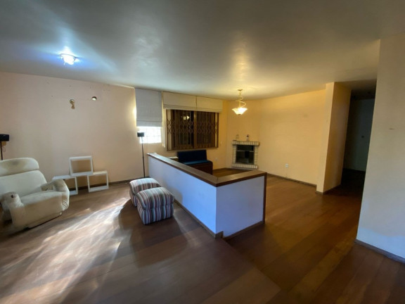 Imagem Casa com 4 Quartos à Venda, 315 m² em Tristeza - Porto Alegre Imagem Casa com 4 Quartos à Venda, 315 m² em Tristeza - Porto Alegre
