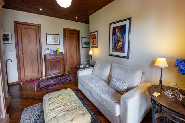 Imagem Apartamento com 3 Quartos à Venda, 270 m² em Bela Vista - Porto Alegre
