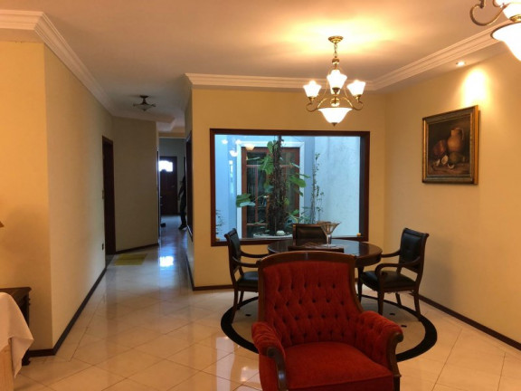 Sobrado com 4 Quartos à Venda, 300 m² em Vila Galvão - Guarulhos