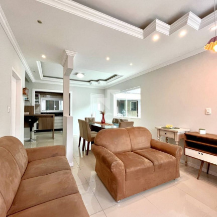 Imagem Casa com 2 Quartos à Venda, 209 m² em Barra Do Rio Cerro - Jaraguá Do Sul