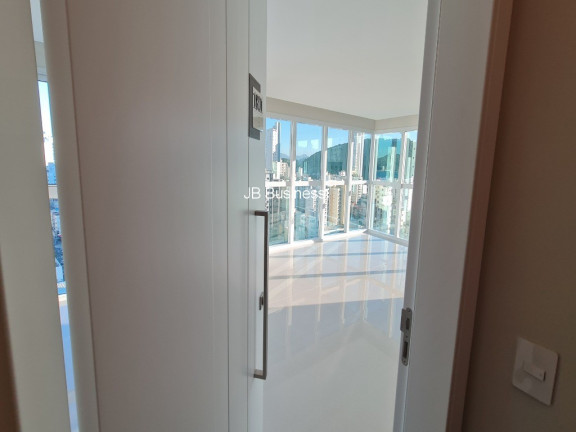 Imagem Imóvel com 4 Quartos à Venda, 140 m² em Centro - Balneário Camboriú