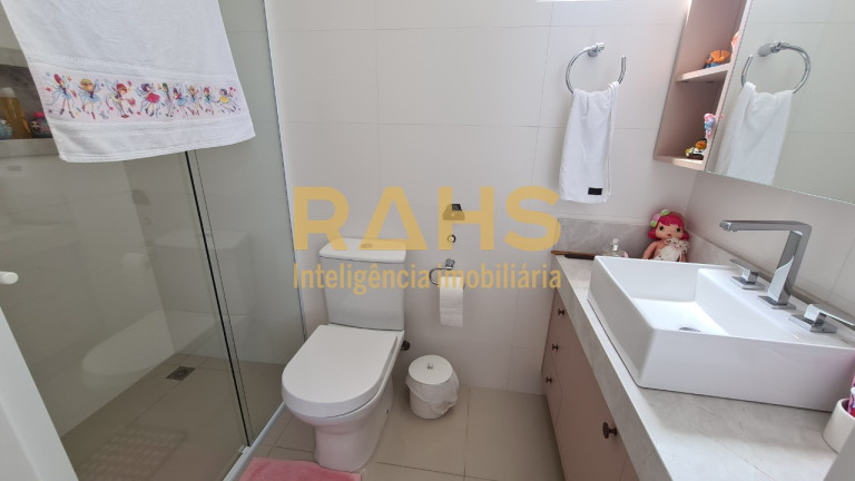 Imagem Apartamento com 3 Quartos à Venda, 184 m² em Santo Antônio - Joinville Imagem Apartamento com 3 Quartos à Venda, 184 m² em Santo Antônio - Joinville