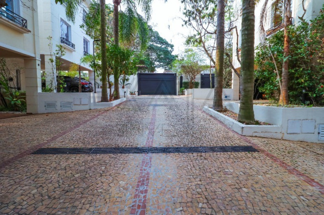 Imagem Imóvel com 4 Quartos à Venda, 252 m² em Morumbi - São Paulo Imagem Imóvel com 4 Quartos à Venda, 252 m² em Morumbi - São Paulo