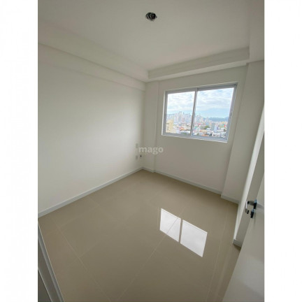 Imagem Apartamento com 2 Quartos à Venda, 75 m² em Centro - Balneário Camboriú