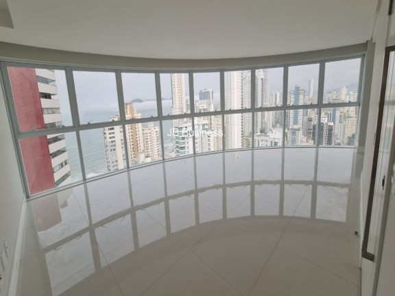 Imagem Imóvel com 4 Quartos à Venda, 131 m² em Centro - Balneário Camboriú