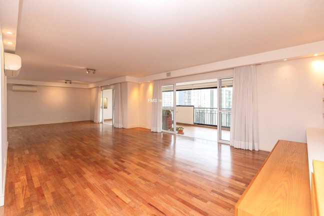 Imóvel com 3 Quartos à Venda, 290 m² em Campo Belo - São Paulo