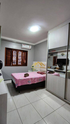 Imagem Imóvel com 4 Quartos à Venda, 180 m² em Maraponga - Fortaleza Imagem Imóvel com 4 Quartos à Venda, 180 m² em Maraponga - Fortaleza