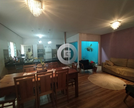 Imagem Casa com 3 Quartos à Venda, 200 m² em Novo Delfino - Montes Claros