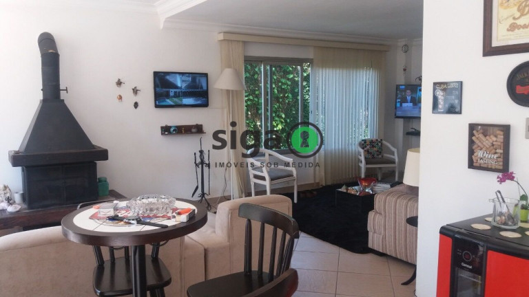 Imagem Casa com 4 Quartos à Venda ou Locação, 258 m² em Interlagos - São Paulo Imagem Casa com 4 Quartos à Venda ou Locação, 258 m² em Interlagos - São Paulo