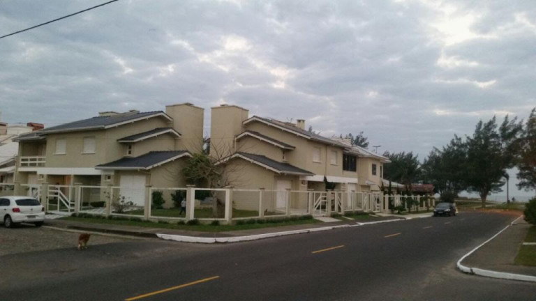 Imagem Casa de Condomínio com 2 Quartos à Venda, 100 m² em Capão Novo - Capao Da Canoa
