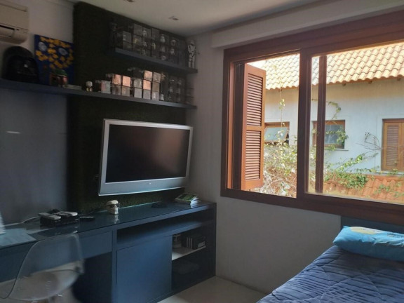 Imagem Imóvel com 3 Quartos à Venda, em Santa Tereza - Porto Alegre Imagem Imóvel com 3 Quartos à Venda, em Santa Tereza - Porto Alegre