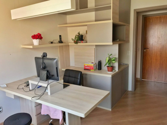 Imagem Apartamento com 3 Quartos à Venda, 170 m² em Independência - Porto Alegre Imagem Apartamento com 3 Quartos à Venda, 170 m² em Independência - Porto Alegre