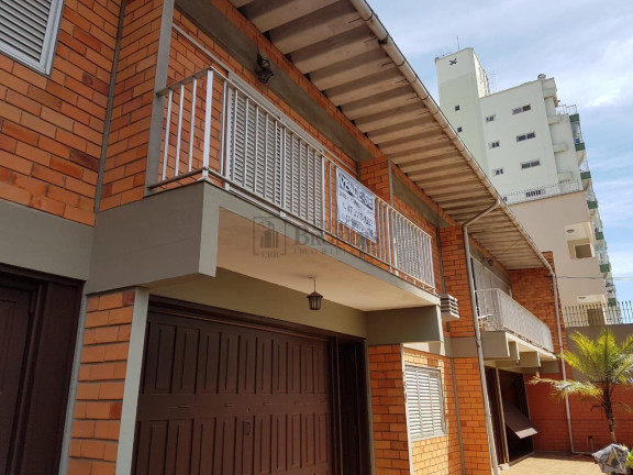 Imagem Casa com 7 Quartos à Venda, 322 m² em Centro - Balneário Camboriú Imagem Casa com 7 Quartos à Venda, 322 m² em Centro - Balneário Camboriú