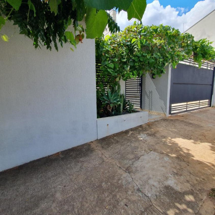 Casa com 3 Quartos à Venda,  em Jardim Pinheiro - Lins