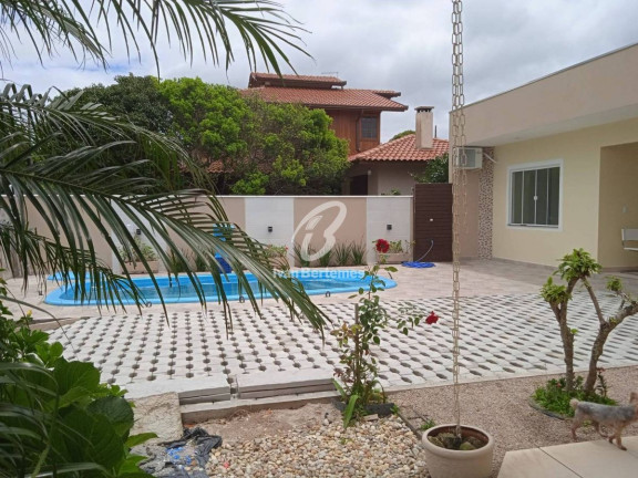 Imagem Sobrado com 4 Quartos para Temporada, em Canto Grande - Bombinhas Imagem Sobrado com 4 Quartos para Temporada, em Canto Grande - Bombinhas