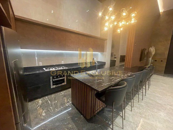 Imagem Apartamento com 4 Quartos à Venda, 132 m² em Centro - Balneário Camboriú Imagem Apartamento com 4 Quartos à Venda, 132 m² em Centro - Balneário Camboriú