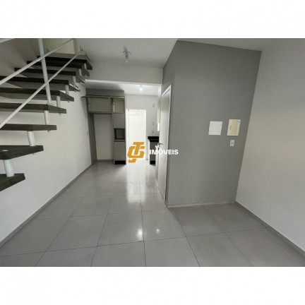 Imagem Casa com 2 Quartos à Venda, 50 m² em Espinheiros - Itajaí