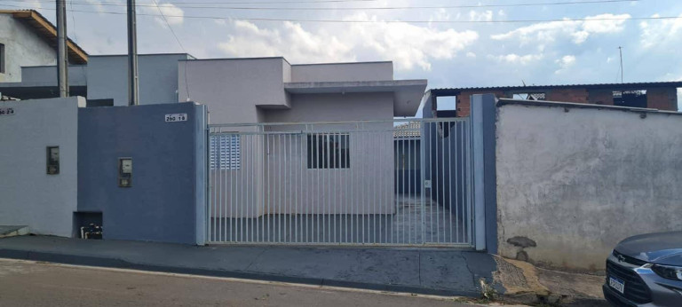 Casa com 2 Quartos à Venda,  em Tanque - Atibaia