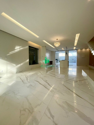 Casa com 3 Quartos para Alugar, 250 m² em Sapucaia - Montes Claros