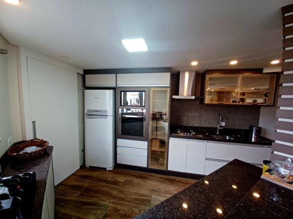 Imagem Sobrado com 4 Quartos à Venda, 220 m² em Jardim Das Américas - Curitiba Imagem Sobrado com 4 Quartos à Venda, 220 m² em Jardim Das Américas - Curitiba
